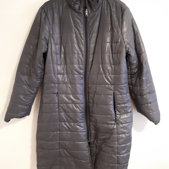 Woman's reversible light coat - Picture 4 of 9